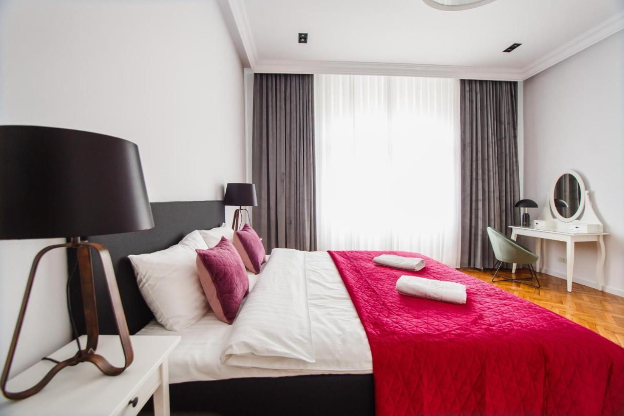 Spacious Riverviews Apartment Near Piata Unirii Орадеа Екстериор снимка
