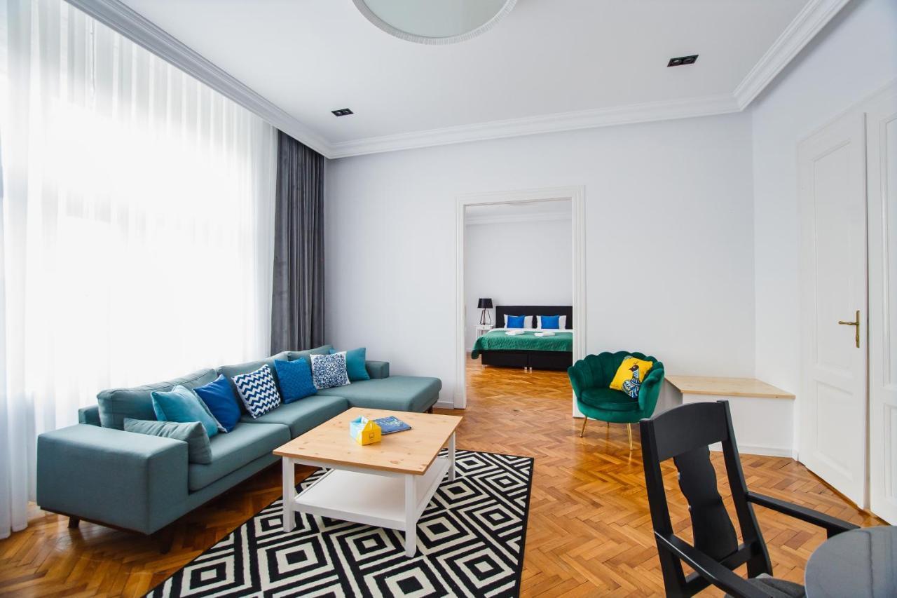 Spacious Riverviews Apartment Near Piata Unirii Орадеа Екстериор снимка