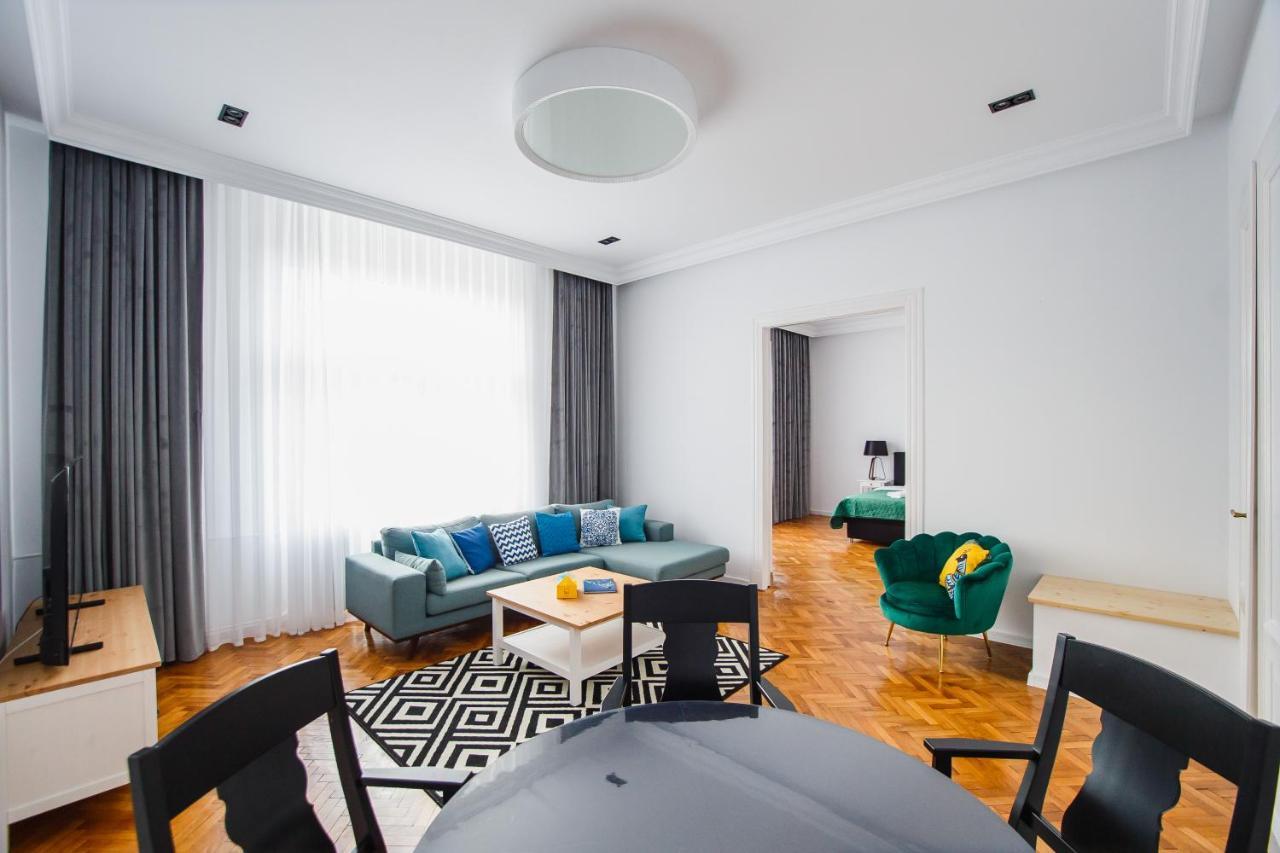 Spacious Riverviews Apartment Near Piata Unirii Орадеа Екстериор снимка